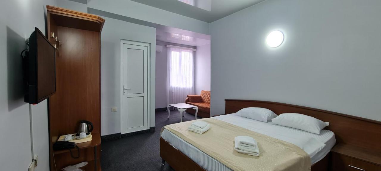 Hotel Genatsvale Батуми Экстерьер фото