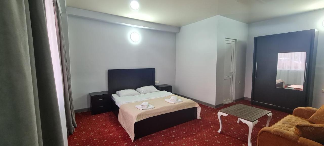 Hotel Genatsvale Батуми Экстерьер фото