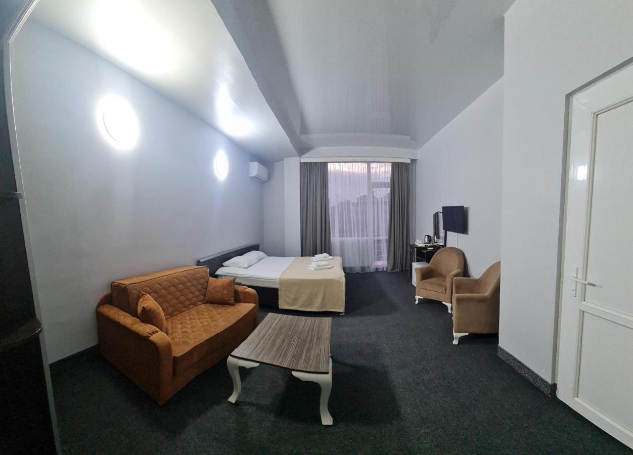Hotel Genatsvale Батуми Экстерьер фото
