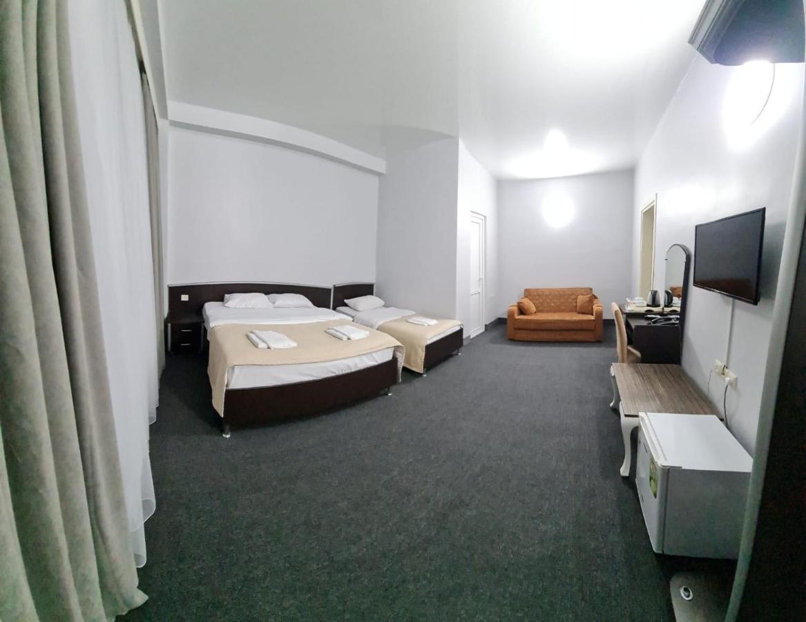 Hotel Genatsvale Батуми Экстерьер фото